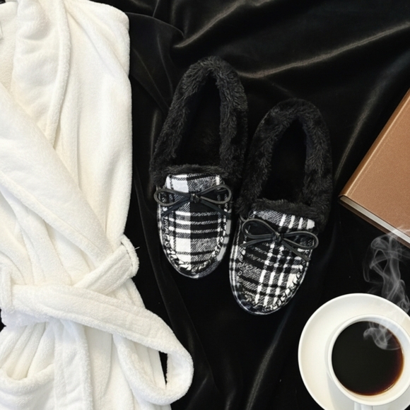 Slippers - Picture 16 of 16